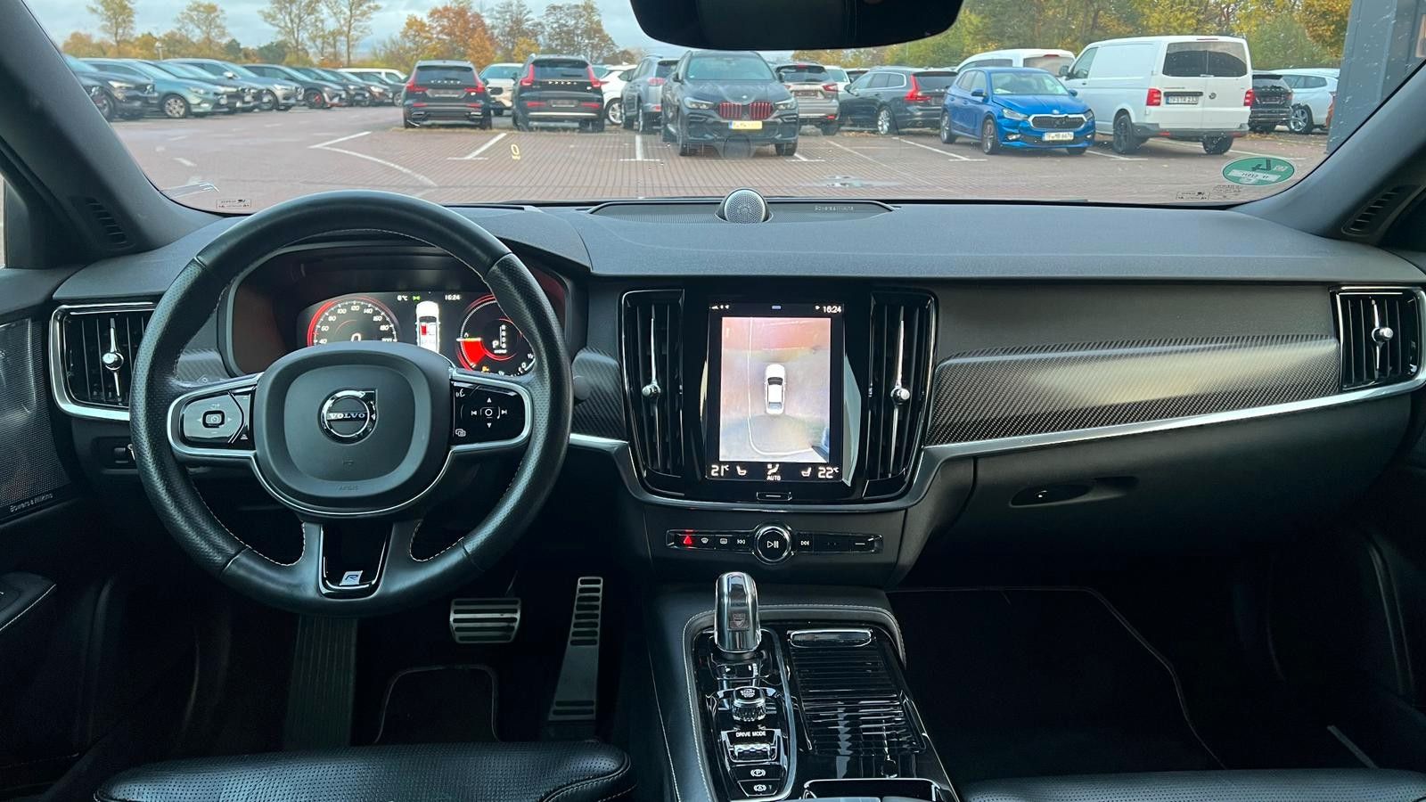 Fahrzeugabbildung Volvo S90*R-Design*T8*AWD*B&W*LUFT*MASS*20Zoll