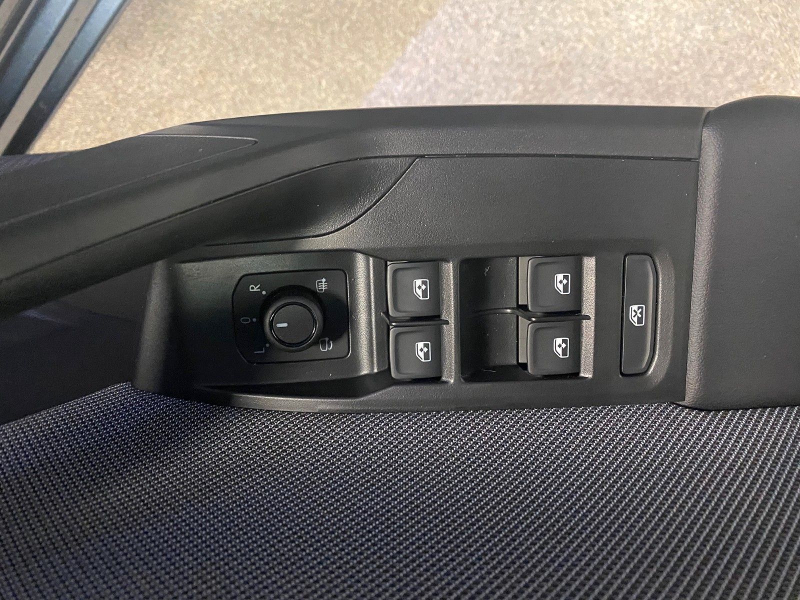 Fahrzeugabbildung SEAT Leon 1.5 TSI STYLE+R Kamera+ACC+3 Zonen KLIMA+BC