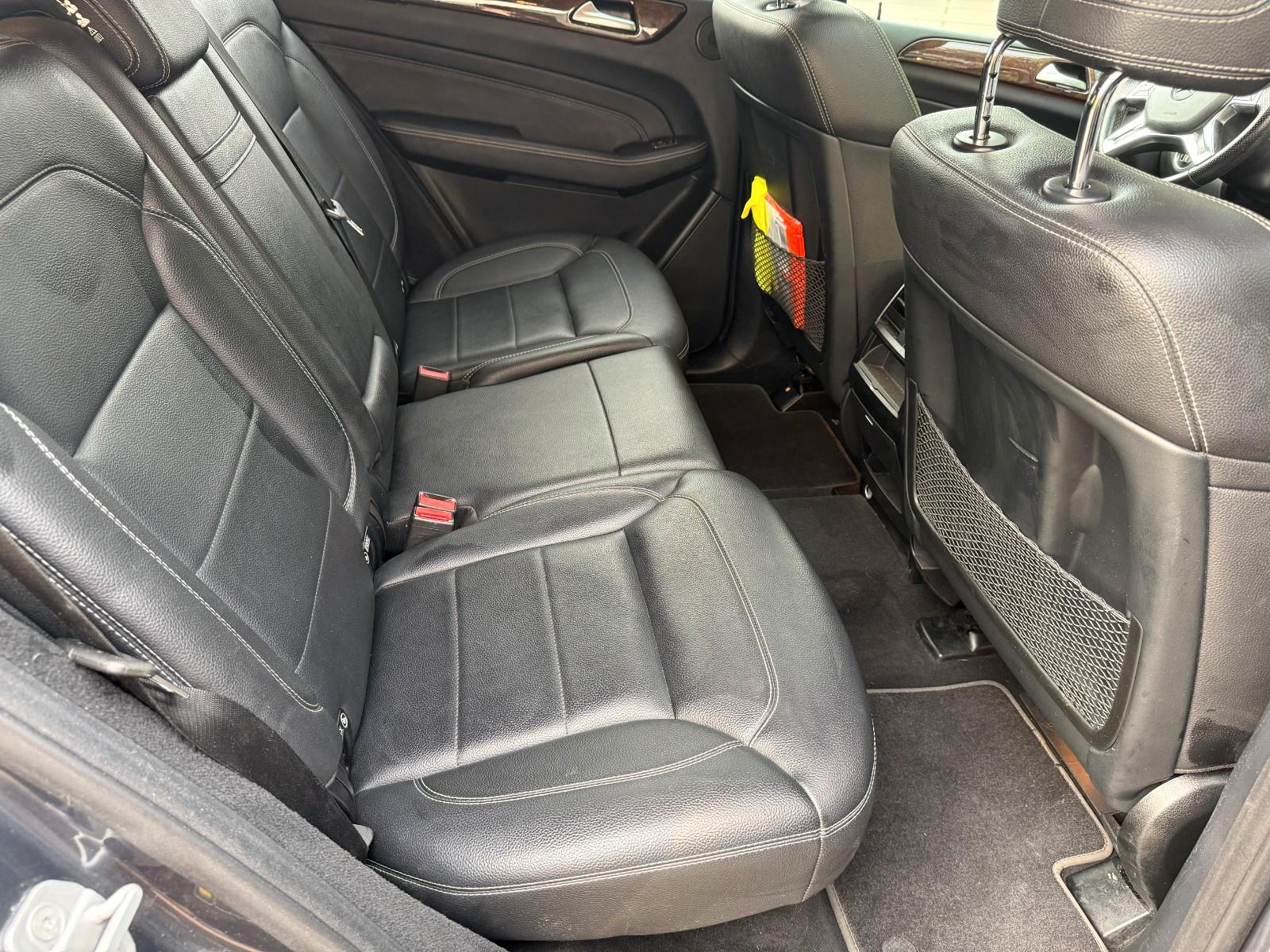 Mercedes-Benz ML 350  TÜV NEU Top-Zustand Leder 140Tkm