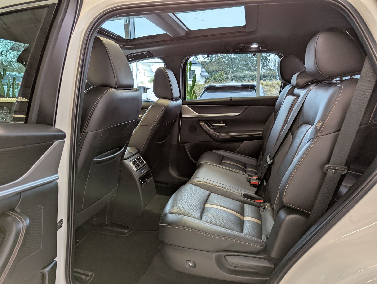 MAZDA CX-80 2.5 SKYACTIV PHEV 327 HOMURA+ 7-Sitze Pano - Image 13