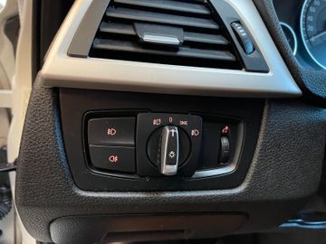 BMW 320 d Lim. *Schiebedach*Navi*Klima*Vollleder*DAB