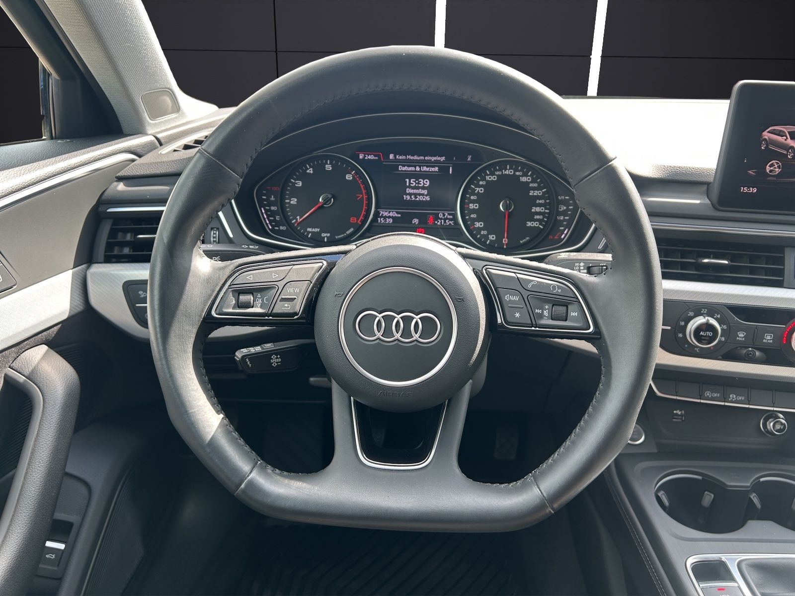Fahrzeugabbildung Audi A4 Avant TFSI MATRIX B&O DAB