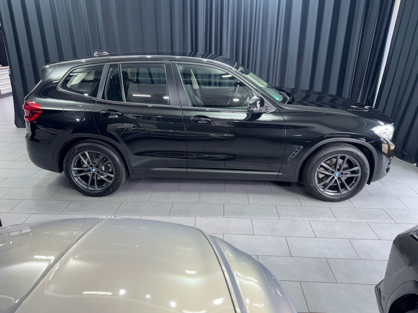 Fahrzeugabbildung BMW X3 xDrive 20d|LEDER|NAVI|M-SPORT 19 ZOLL|AHK