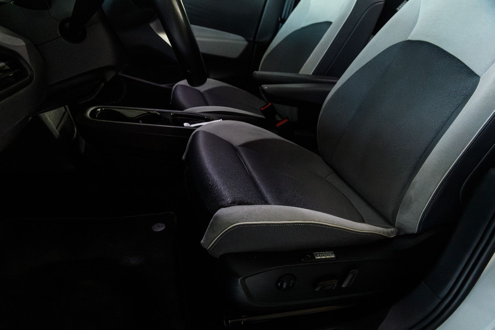 Fahrzeugabbildung Volkswagen ID.3 Pro Performance 150 kW*LED+SHZ+PANORAMA+NAV