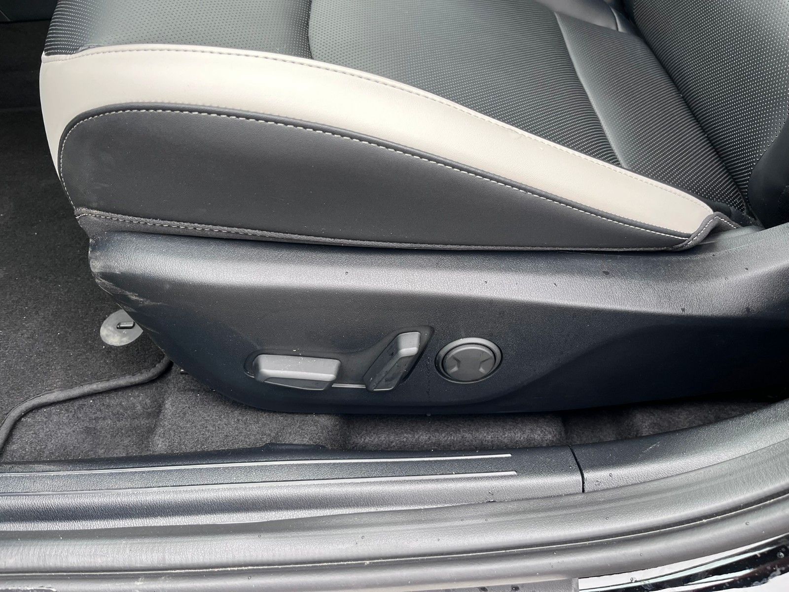 Fahrzeugabbildung Kia K4 Sportswagon 1.6 GT-Line Leder 360'Kamera uvm.