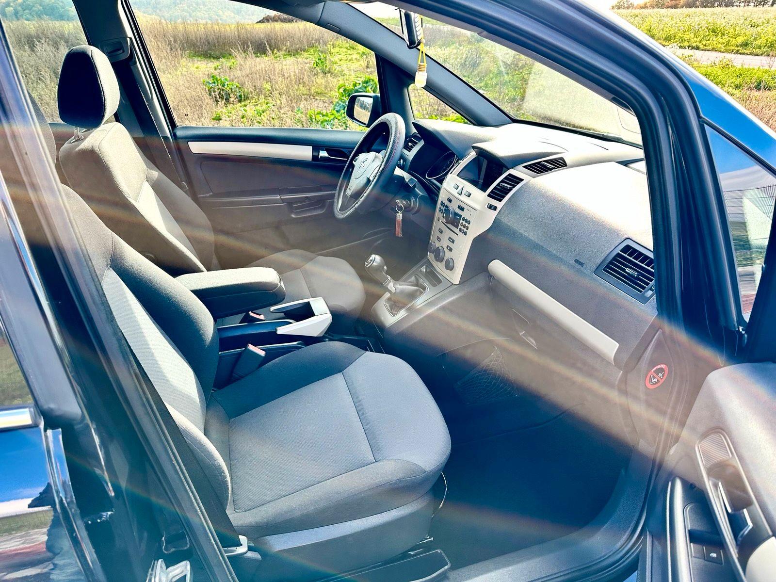 Opel Zafira 2009 — photo 9