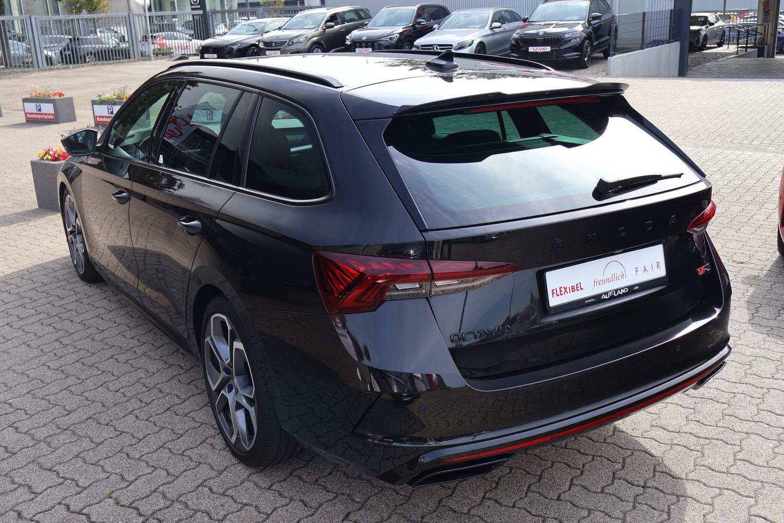 Skoda Octavia Combi 2.0 RS DSG LED Navi Sitzheizung