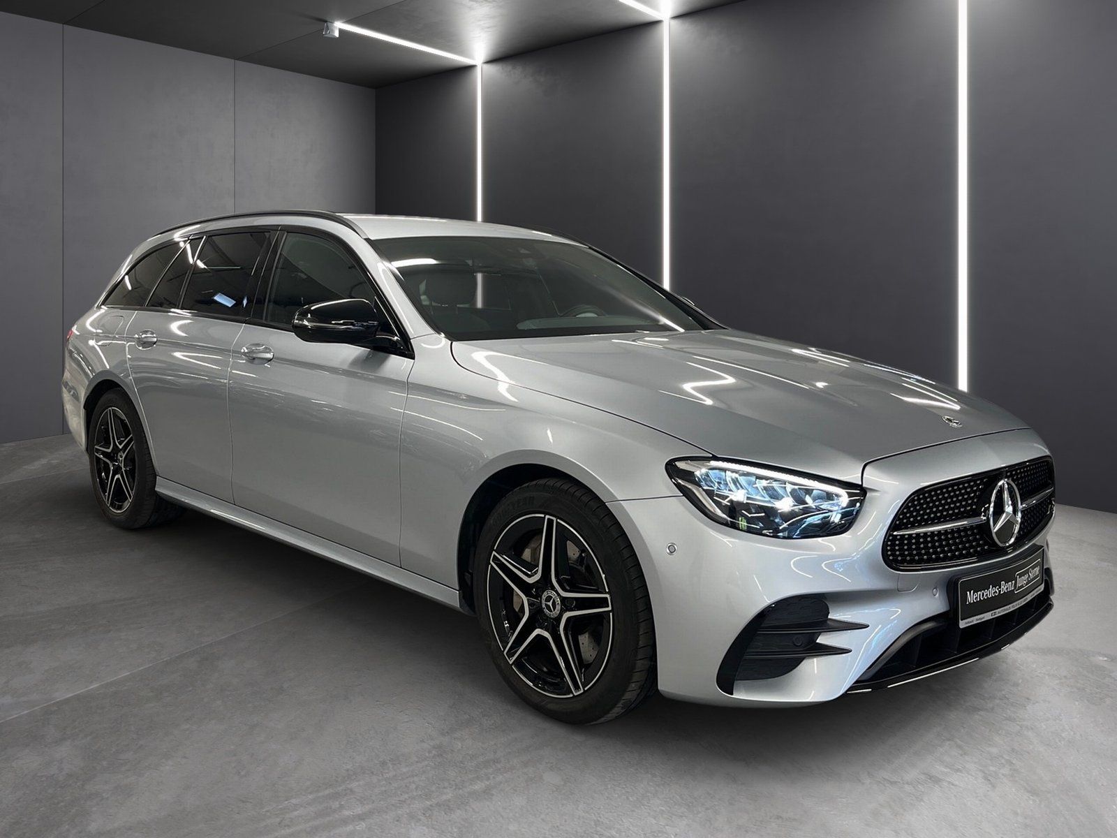 Fahrzeugabbildung Mercedes-Benz E 450 T 4M*AMG*Night*Keyless*Augmented*Totwinkel