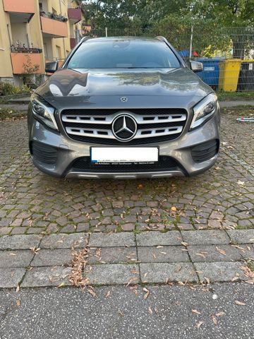 Mercedes-Benz GLA 200 AMG Line, DAB,SHZ,Automatik,26TKM