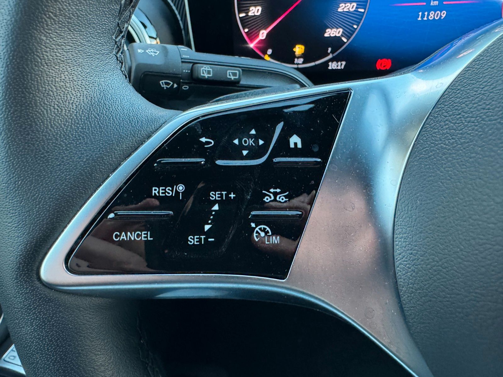 Fahrzeugabbildung Mercedes-Benz V 250 d STYLE DISTRONIC MULTIBEAM elektr Türen