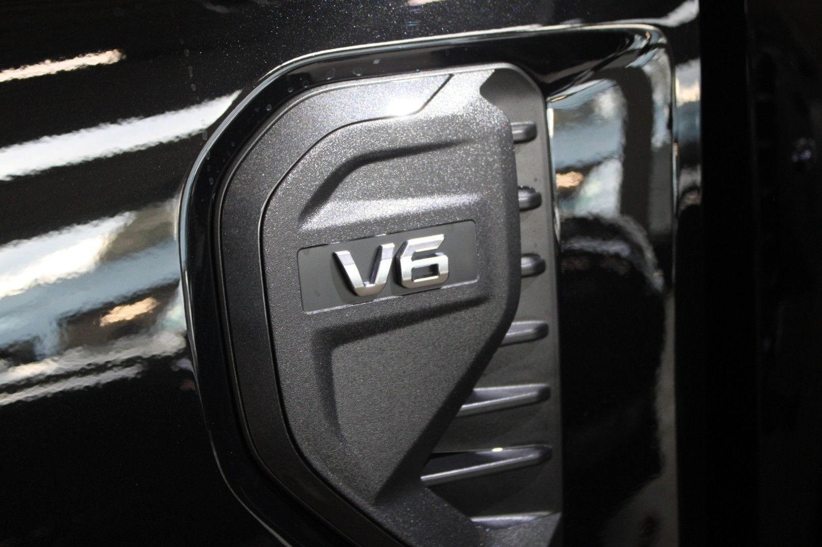 Fahrzeugabbildung Ford Ranger Platinum Automatik LEDER B&O ROLLO AHK