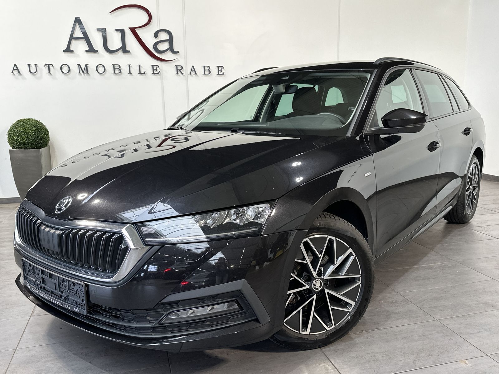 Fahrzeugabbildung SKODA Octavia Combi 2.0 TDI DSG Clever NAV+LED+ACC+KAM