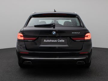 Fahrzeugabbildung BMW 530d Luxury Line Panorama Laser Kamera HUD HiFi