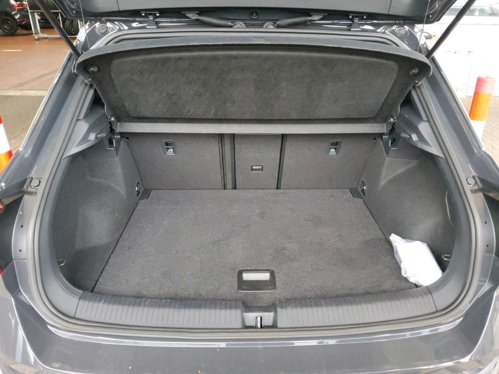 Fahrzeugabbildung Volkswagen T-Roc SPORT R-LINE PANONAVI BEATS SITZH. 1H