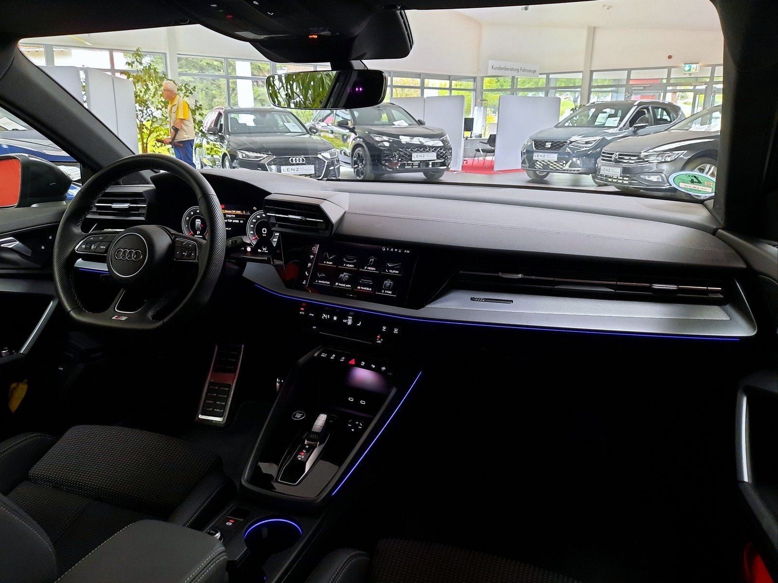 Fahrzeugabbildung Audi A3 Sportback TFSI S-Line S-tronic *AHK*Navi*LED*