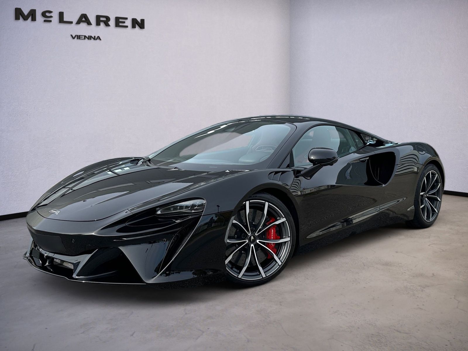 McLaren Artura Coupé / Onyx Black / TechLux / B&W / Lift