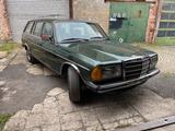 Mercedes-Benz Mercedes 240 TD - Mercedes-Benz 240: Kombi