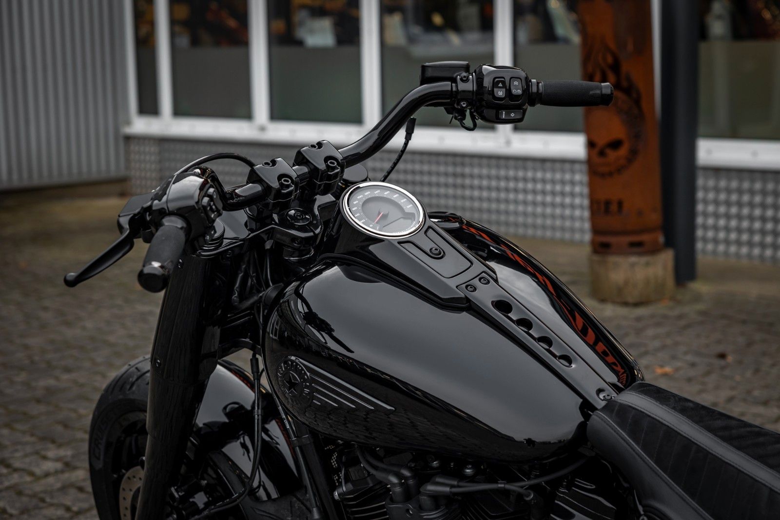 Fahrzeugabbildung Harley-Davidson DARK BOY FLFBS BLACK 117 MY25-H-D Kiel Custom