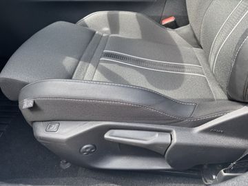 Bild 24 Opel Astra GS NAVI/SHZ+LHZ/PDC vo+hi+360Cam