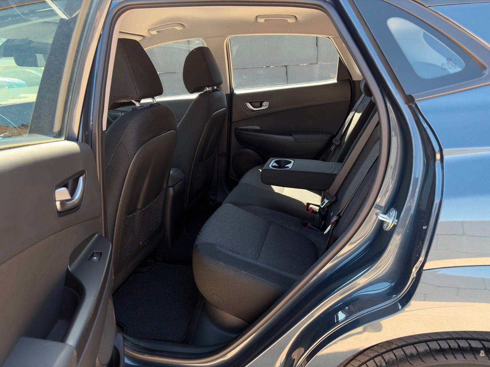 Fahrzeugabbildung Hyundai KONA E Select SHZ LHZ ACC PDC LKA Navi CarPlay