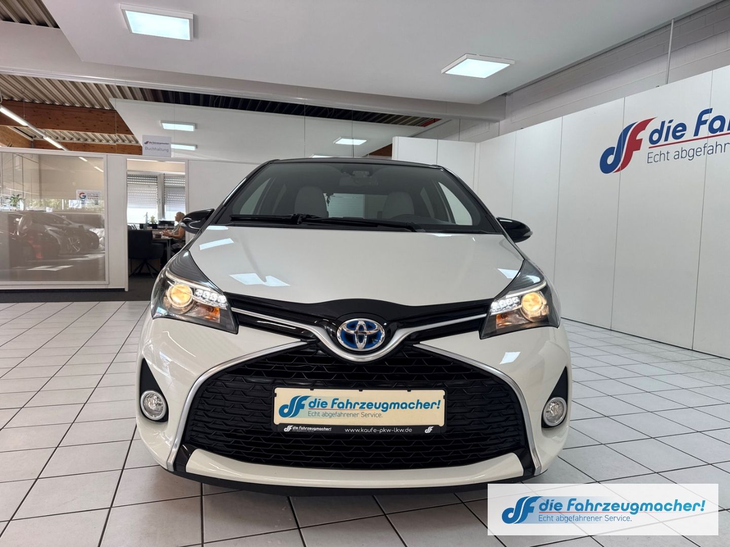 Fahrzeugabbildung Toyota Yaris Style Hybrid Mehrzonenklima DAB SHZ Keyles