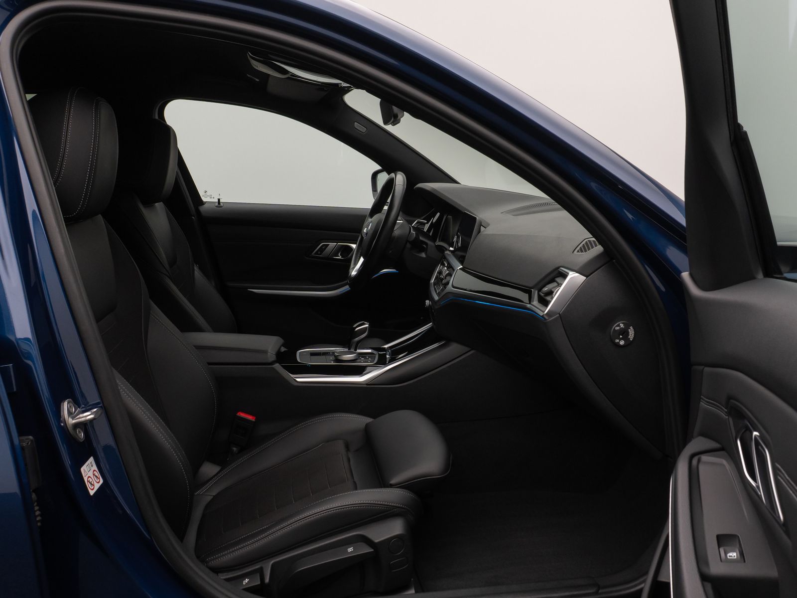 Fahrzeugabbildung BMW 330e Sport Line Kamera Laser HUD DAB Komfort