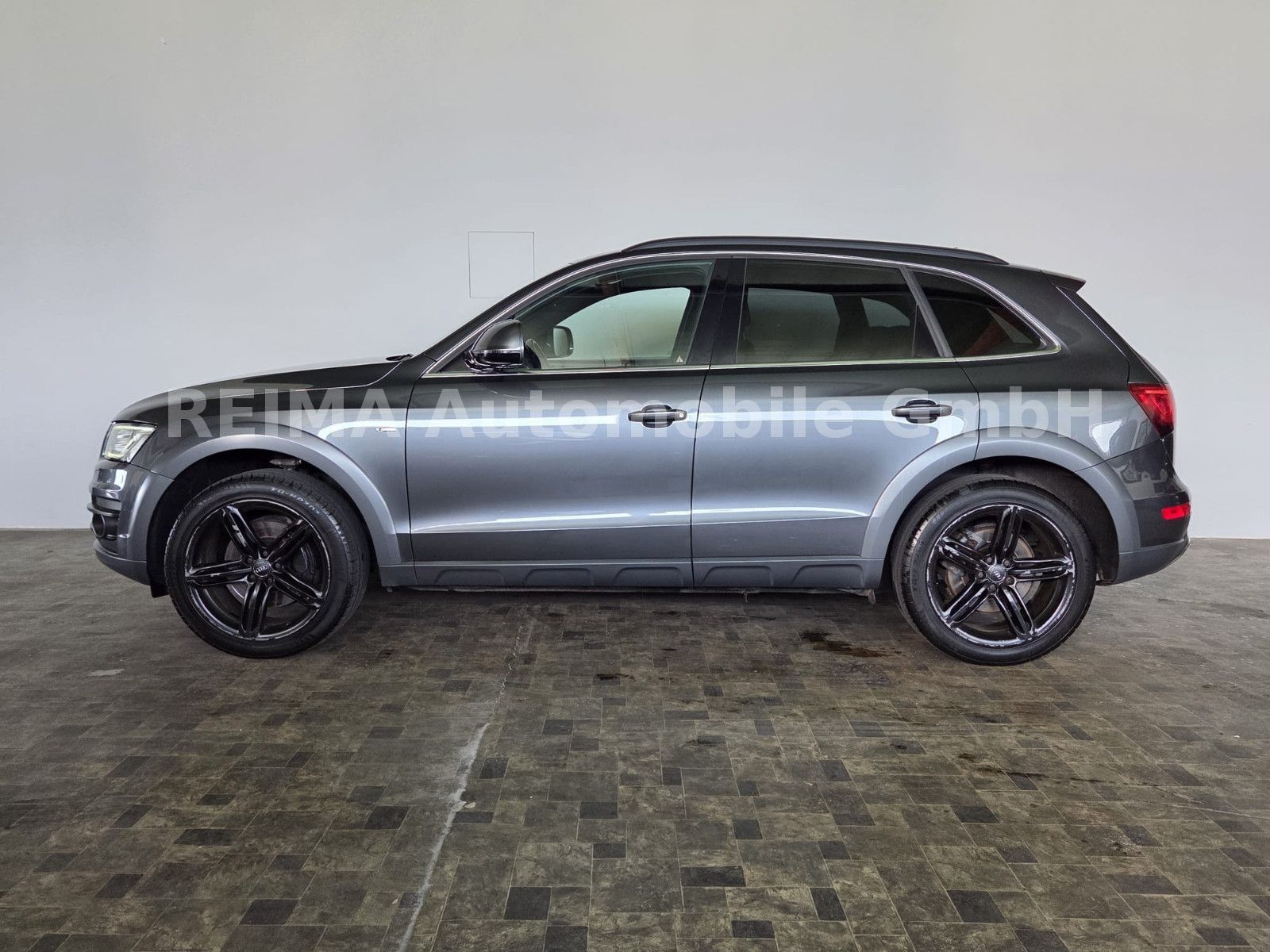 Fahrzeugabbildung Audi Q5 3.0 TDI quattro, S-Line