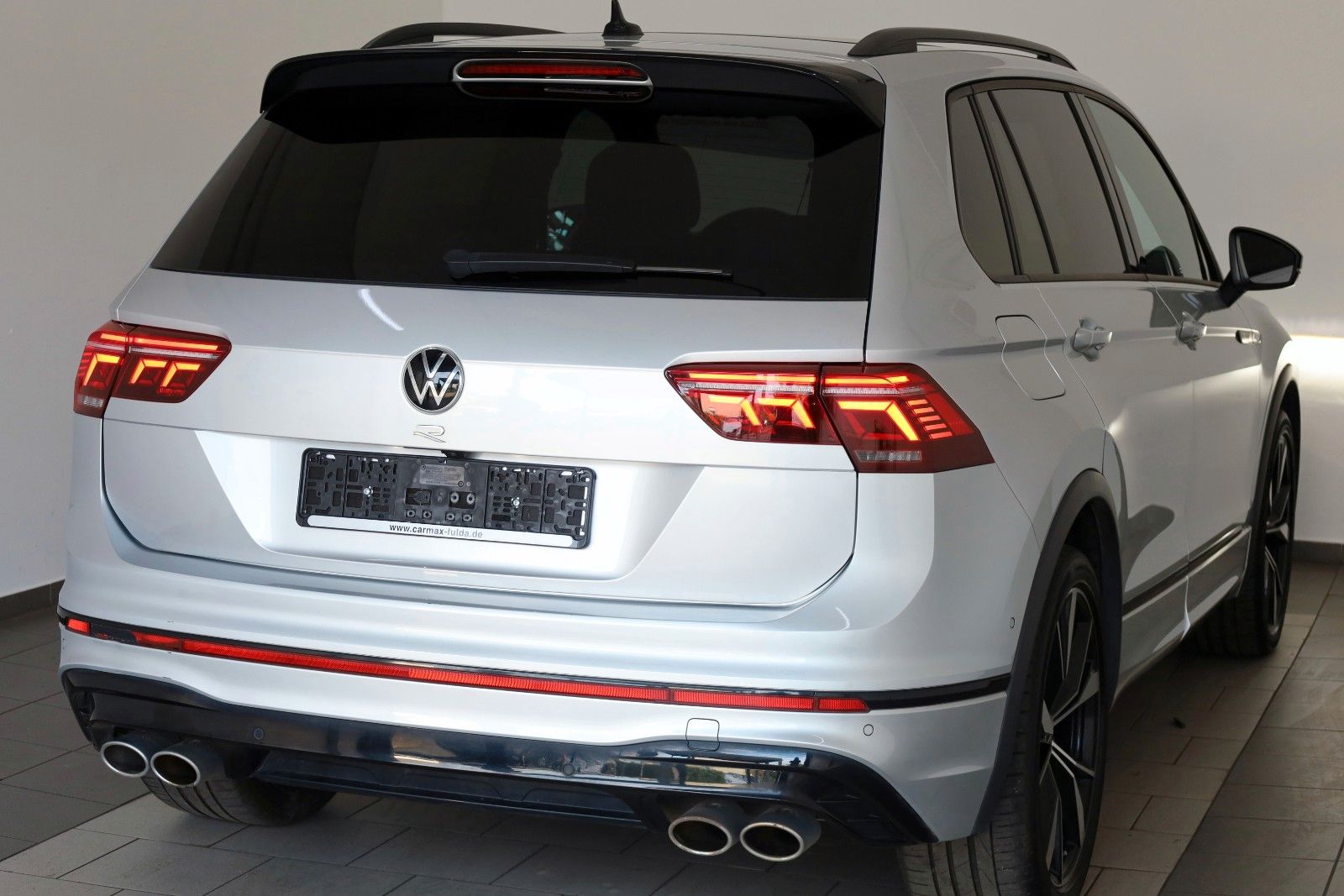 Fahrzeugabbildung Volkswagen Tiguan R 4M Leder,Navi,LED,PanDach,Harman/K,Memo