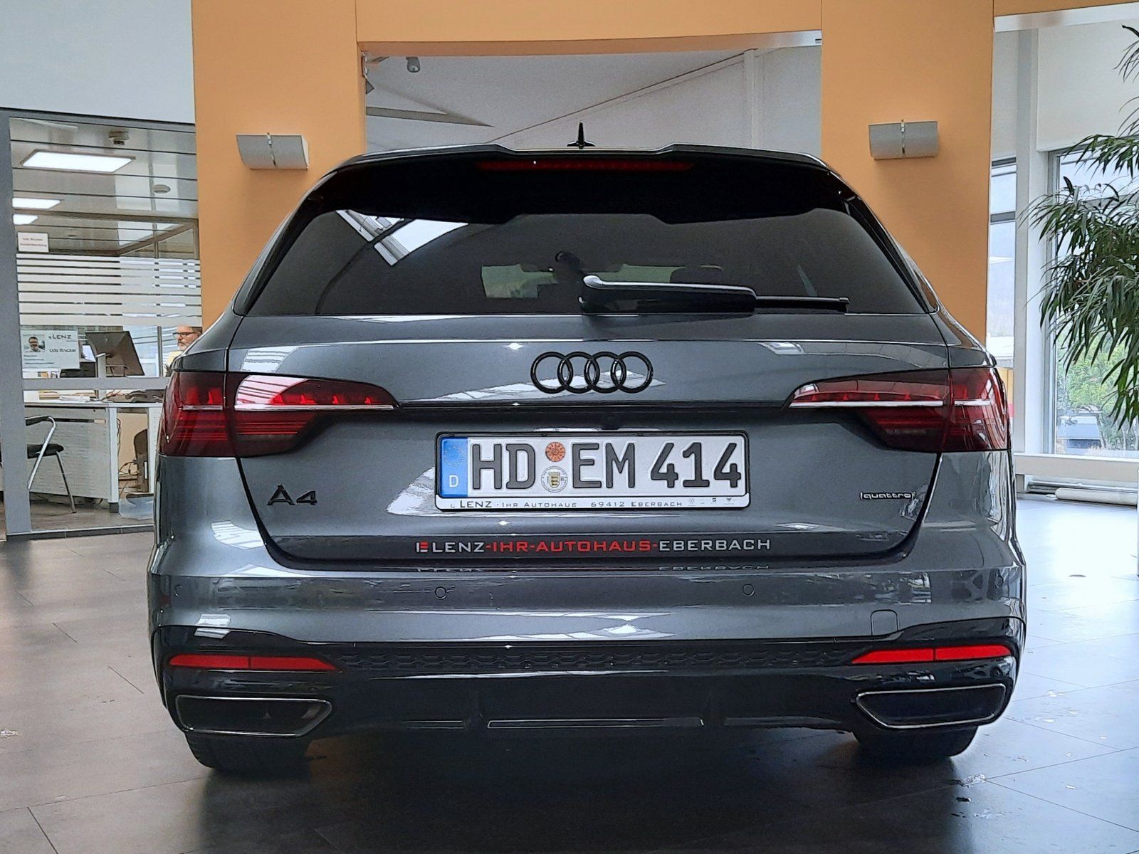 Fahrzeugabbildung Audi A4 Avant S-Line TDI Quattro *Standhzg*AHK*Panod*