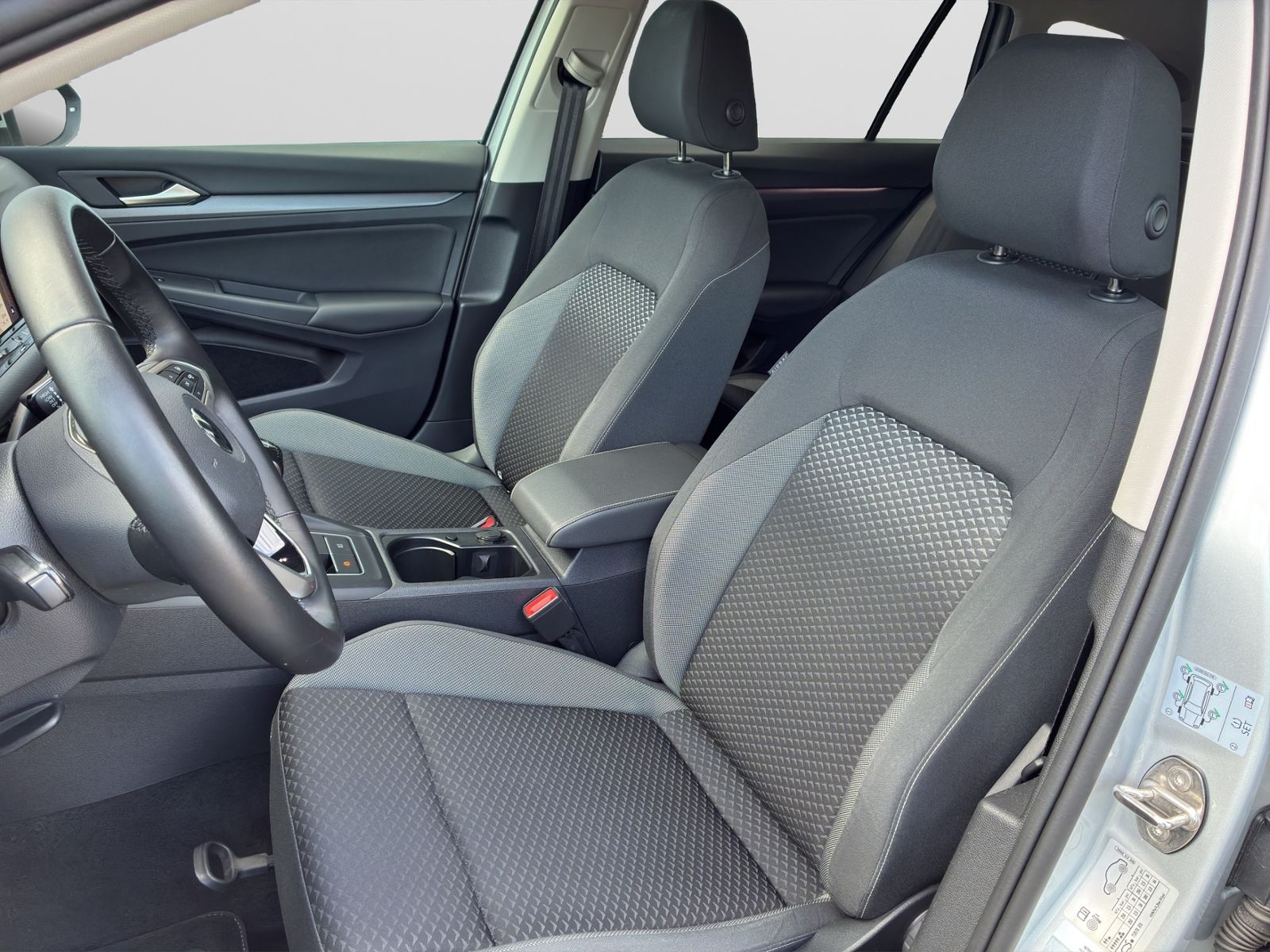 Golf VIII Variant 1.5 TSI "ACTIVE" *STDHZG*NAVI*