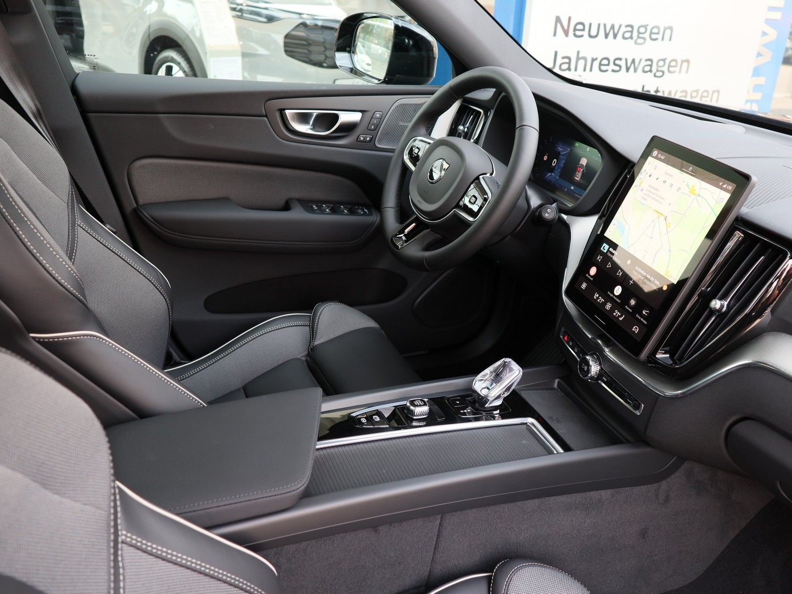 Volvo XC60 T8 AWD Recharge Plus Black Edition Übernahm imagem 3