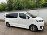 Toyota Proace Verso VIEL ZUBEHÖR! - Toyota Verso mit Diesel-Antrieb: Van