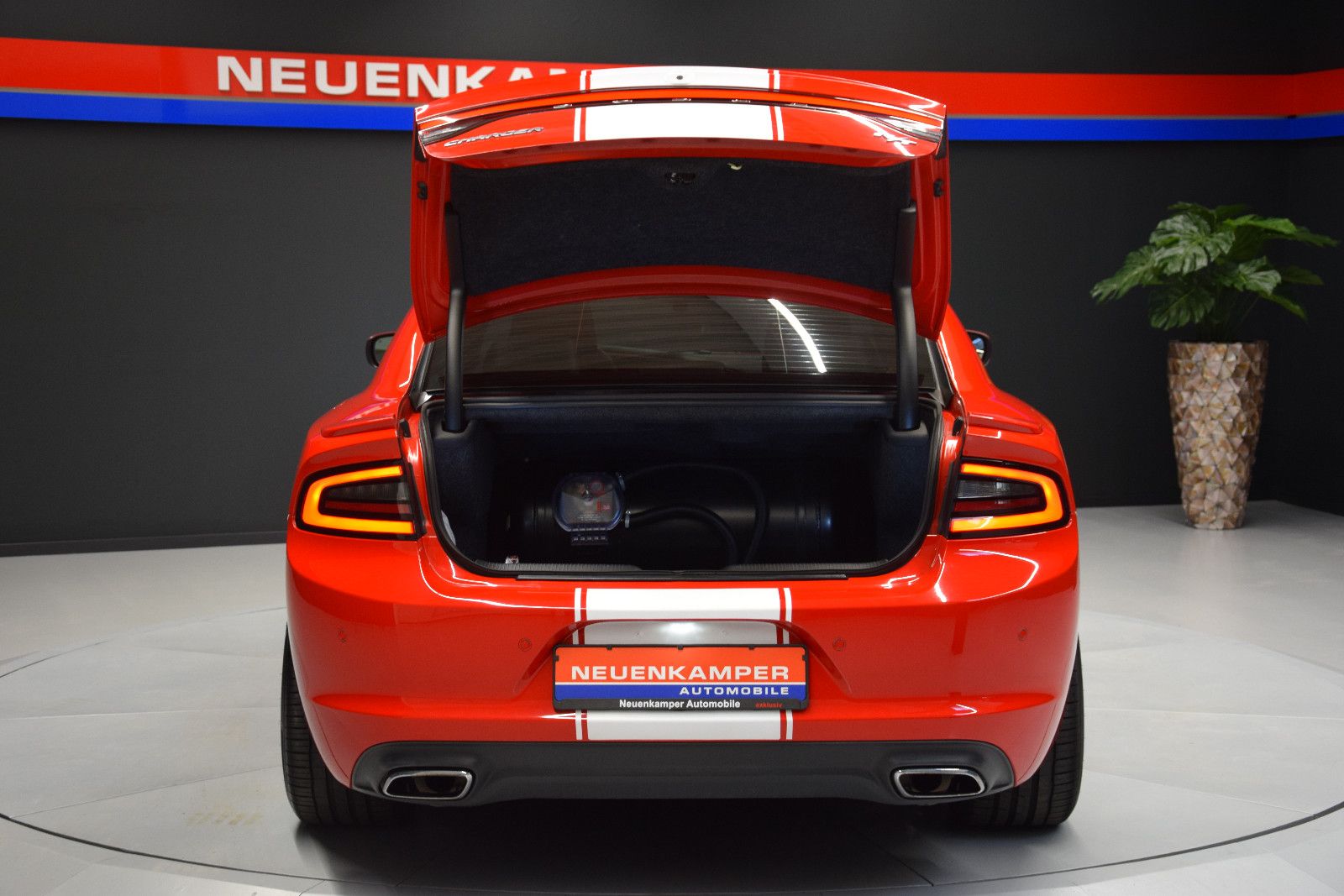 Fahrzeugabbildung Dodge Charger Schiebedach Sitzl Bi-Colo Alpine LED NAV