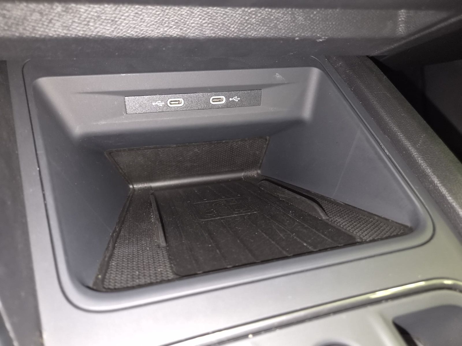 Fahrzeugabbildung CUPRA Formentor VZ e-Hybrid / GEPFLEGT / 1. HAND