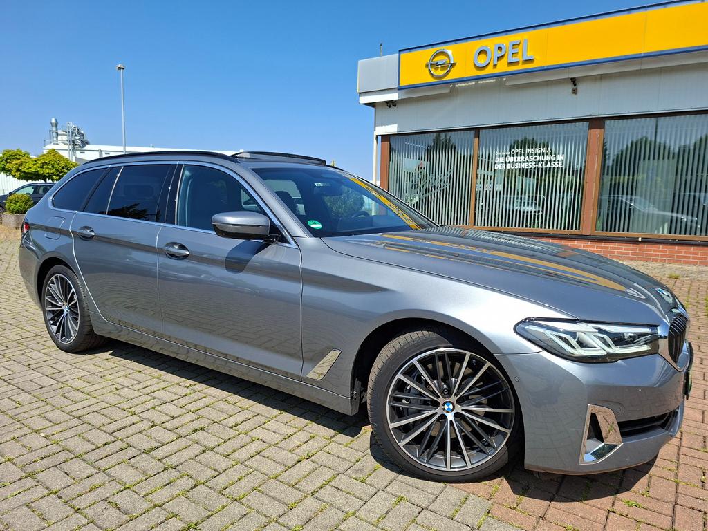 BMW 530d xDrive Touring LuxuryLineLED360CAMPANO 2023