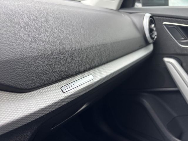 Q2 35 TFSI S line Matrix Kamera ACC CarPlay Sitz