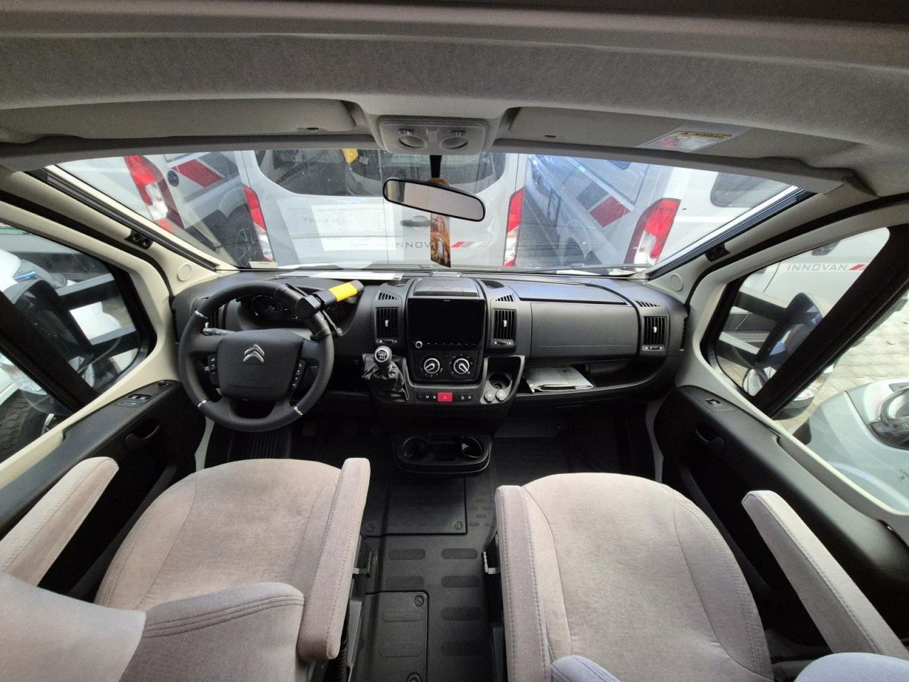 Fahrzeugabbildung LMC Lift H 630 Markise Navigation --TV SAT Radträger