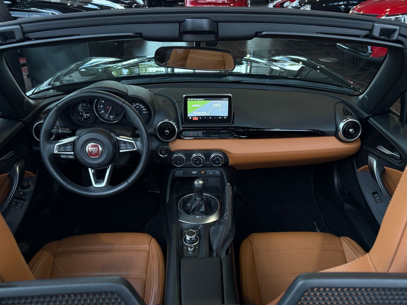 Fahrzeugabbildung Fiat 124 Spider Lusso KAM LED NAVI