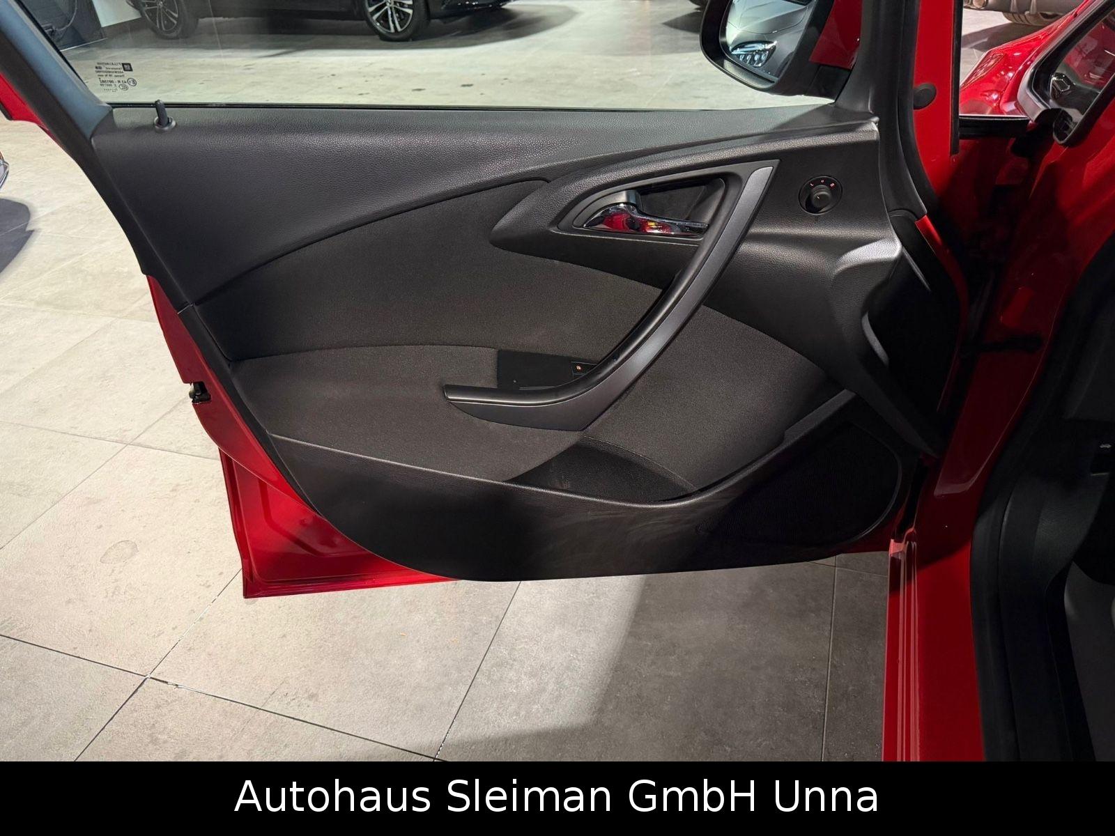 Opel Astra 2015 — photo 19