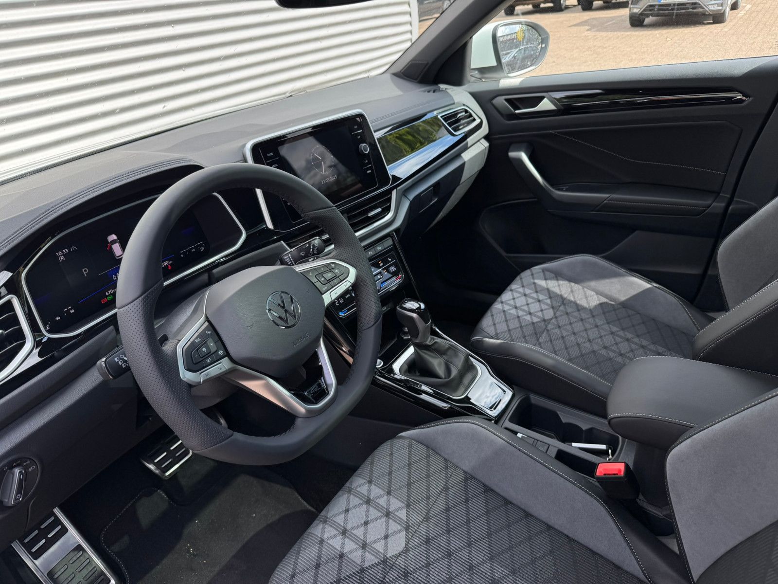 Fahrzeugabbildung Volkswagen T-Roc R-Line 1.5 TSI DSG AHK ACC