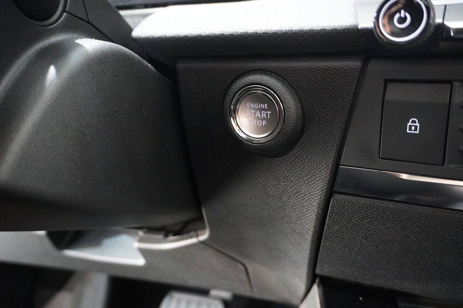 Fahrzeugabbildung Opel Astra L ST 1.5D BUSINESS NAVI/LED/KAMERA/SH/AHK