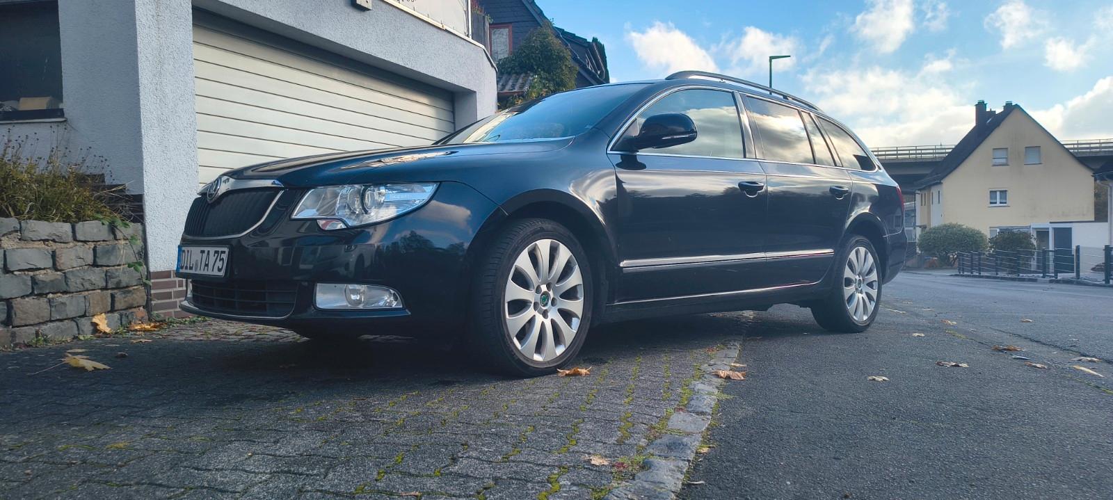Skoda Superb 2011 — photo 8