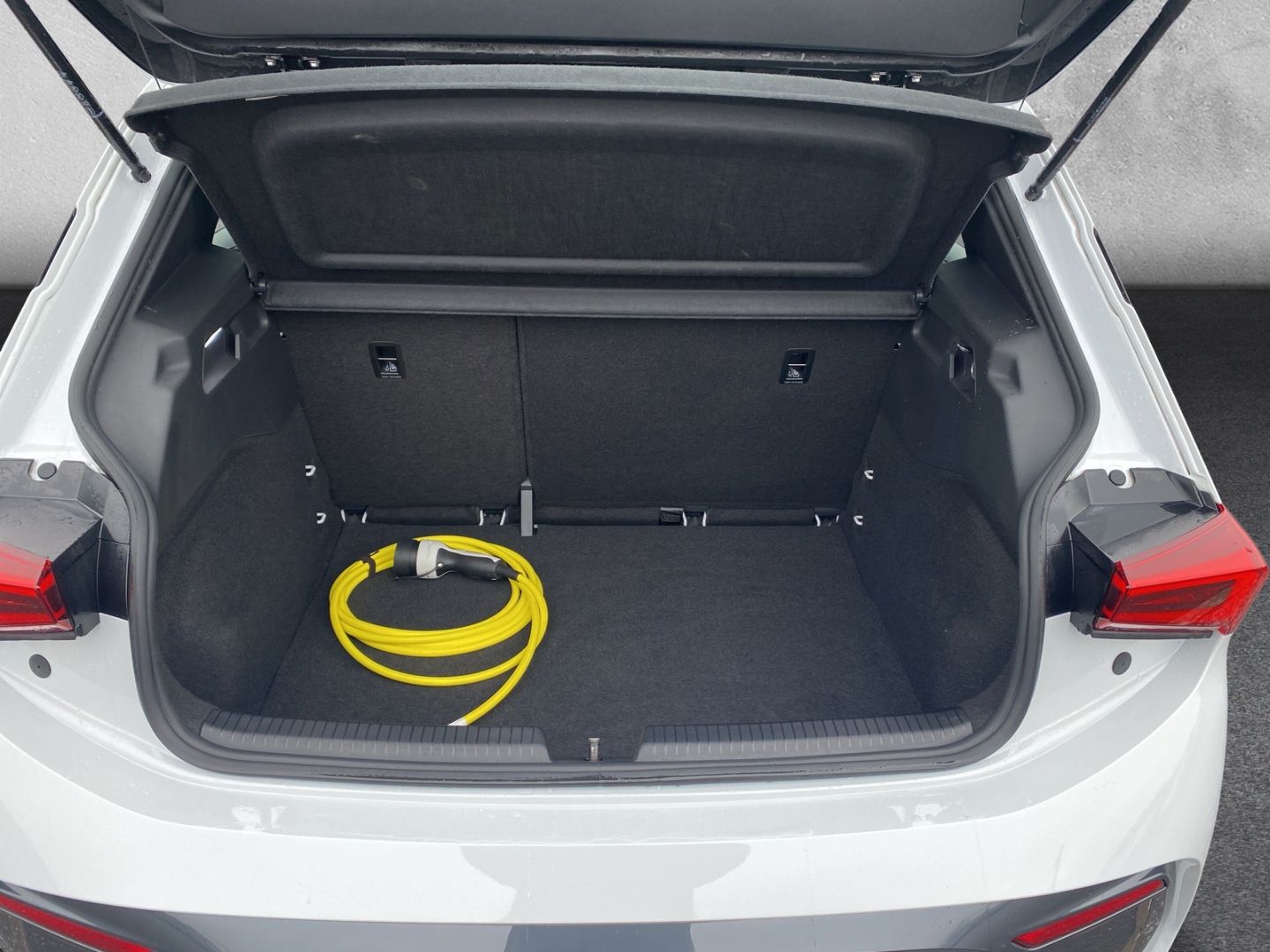 Fahrzeugabbildung CUPRA Born 150 kW*Allwetter*NAVI*SHZ*Full-Link*CAM*