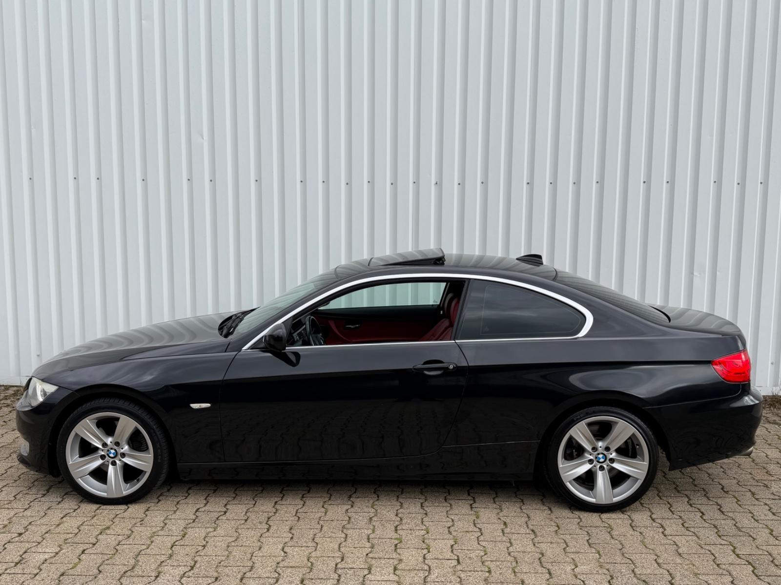 BMW 330 i xDrive*Limited Edition*1.Hand*S-Dach*Leder