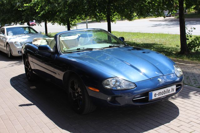 Jaguar XK8 4.0 V8 Cabriolet - Voll Fahrbereit