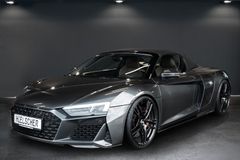 AUDI R8 Spyder 5.2 FSI quattro Performance - UPE 251k