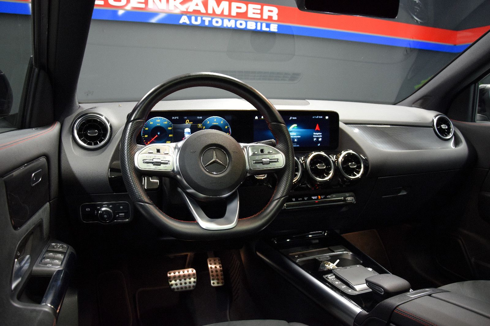 Fahrzeugabbildung Mercedes-Benz GLA 200 AMG-Line LED Kamera Business Pano