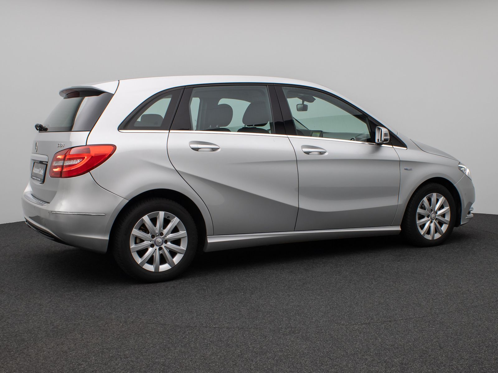 Fahrzeugabbildung Mercedes-Benz B 180 CDI Navi Sitzhzg Bi-Xenon PDC Klimaautomat
