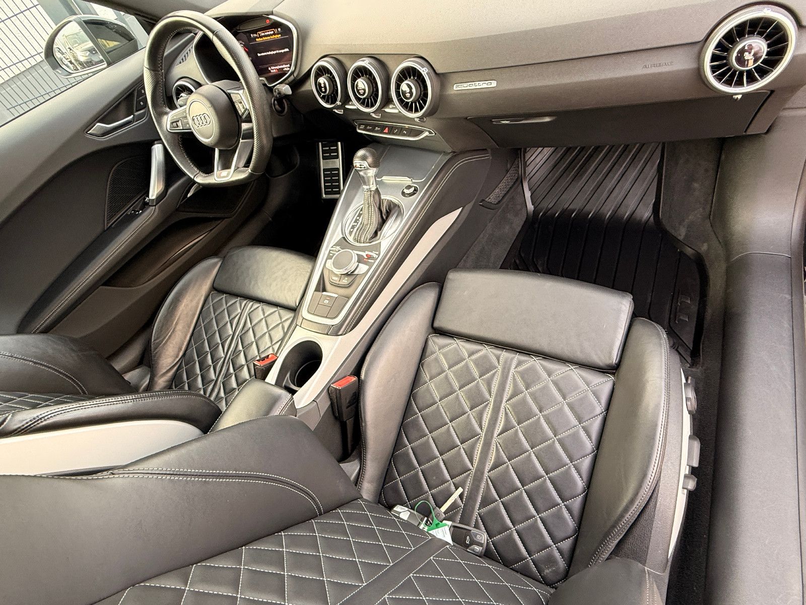 Fahrzeugabbildung Audi 2.0 TFSI quattro/S-LINE/AUTOMATIK/RS-SITZE/LED
