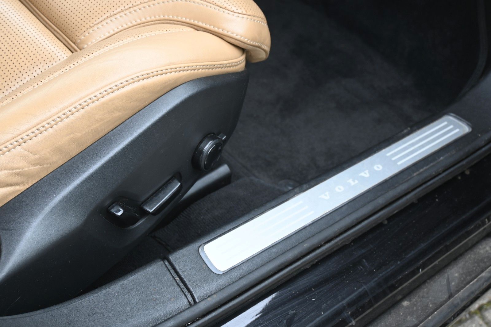 Fahrzeugabbildung Volvo V90 D5 Inscrip* AWD*360°*MASS*LUFT*NAV*MIETKAUF